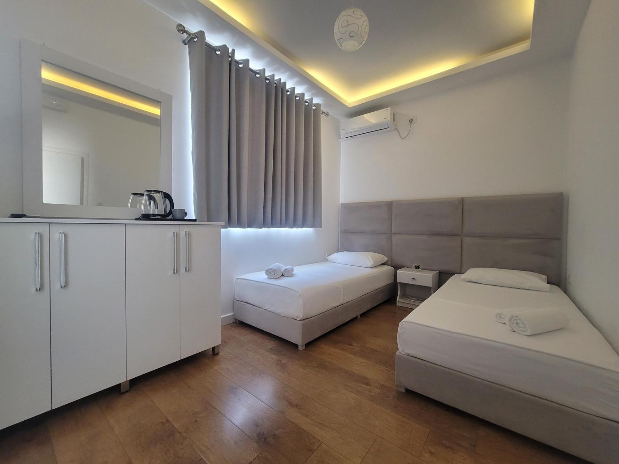 Hotel Myrtai - City Center Саранда Экстерьер фото