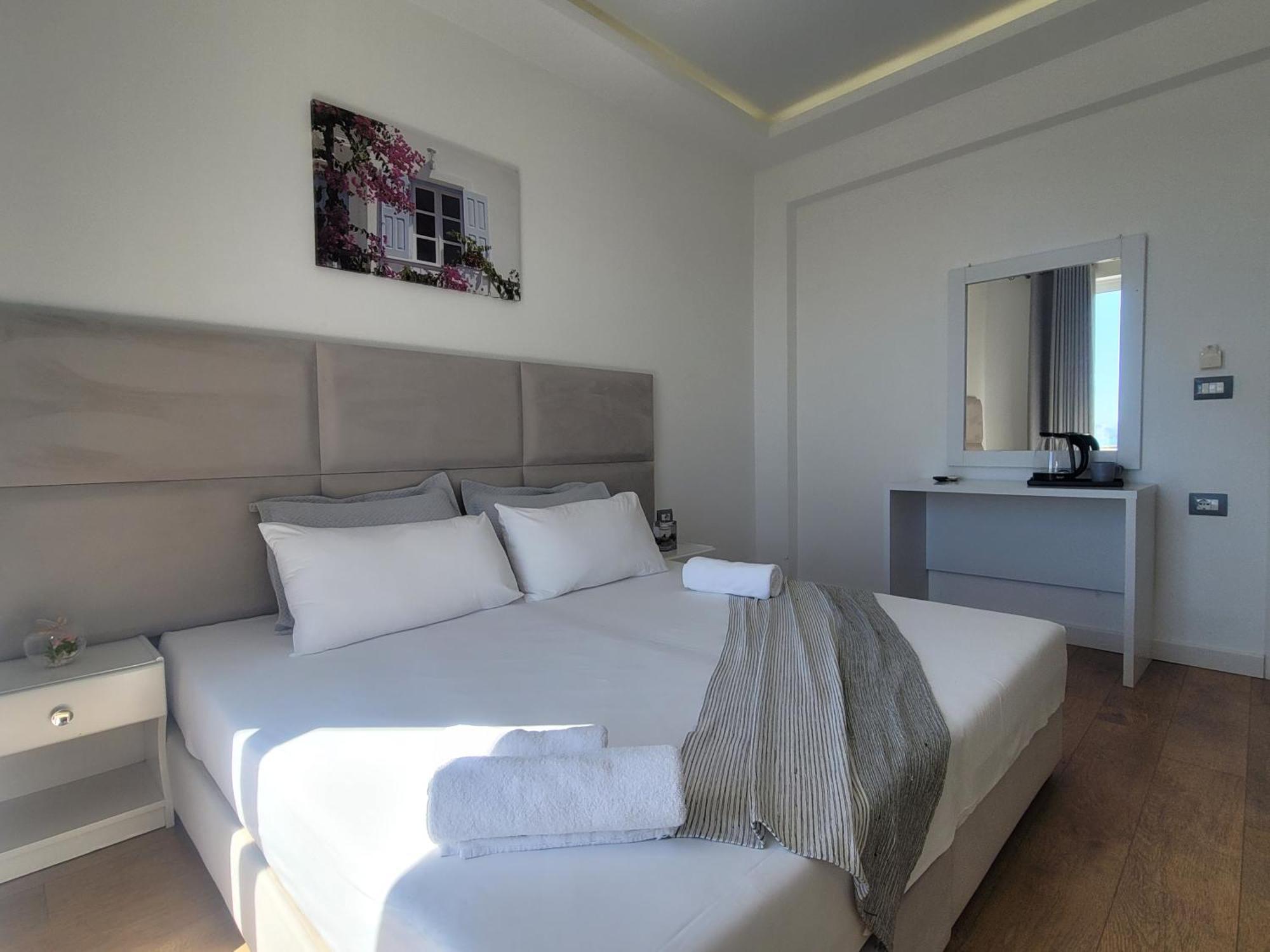 Hotel Myrtai - City Center Саранда Экстерьер фото