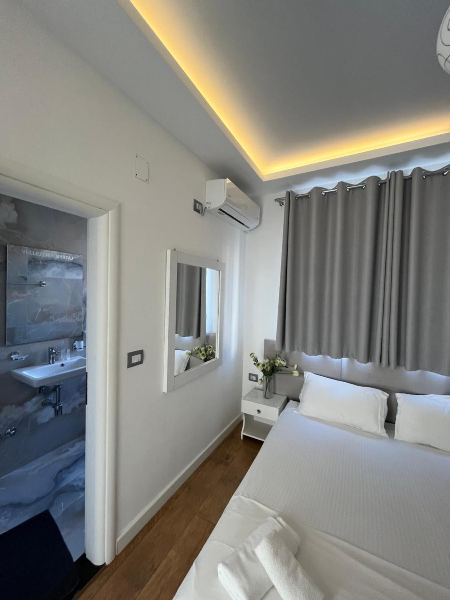 Hotel Myrtai - City Center Саранда Экстерьер фото