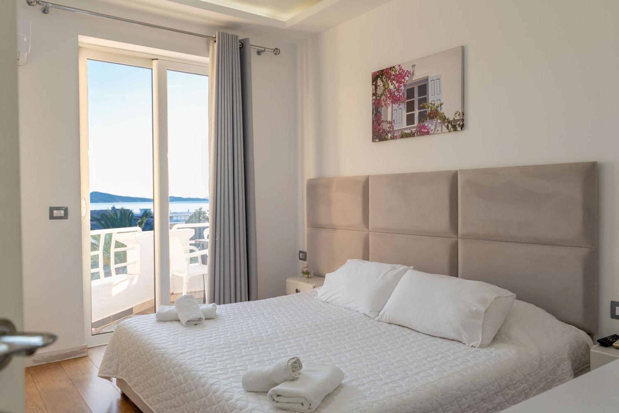 Hotel Myrtai - City Center Саранда Экстерьер фото