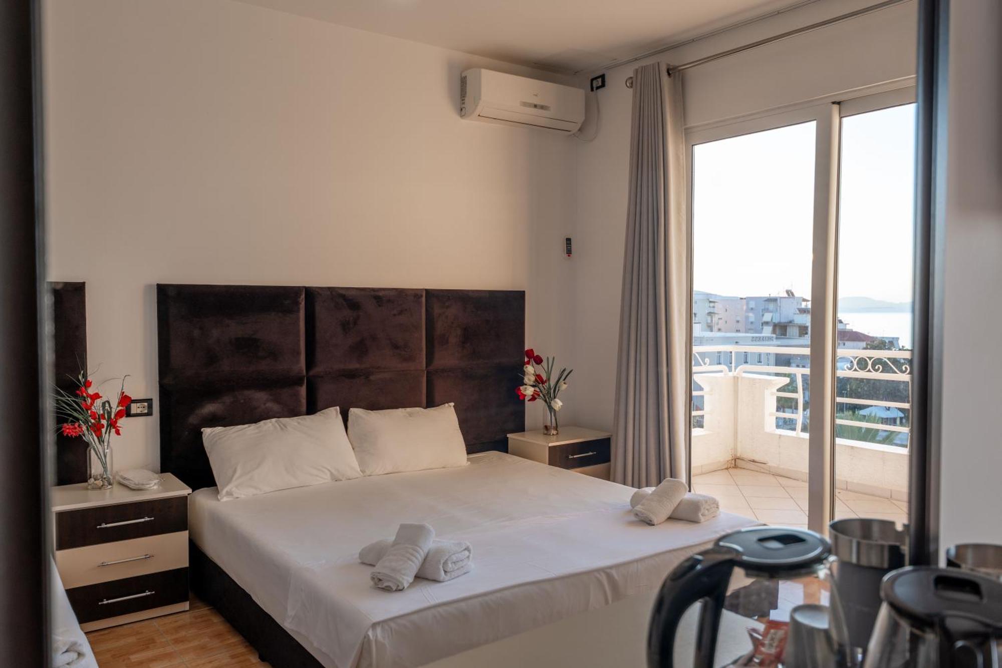 Hotel Myrtai - City Center Саранда Экстерьер фото
