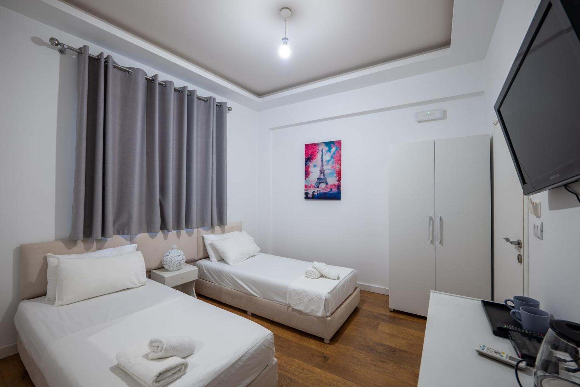 Hotel Myrtai - City Center Саранда Экстерьер фото