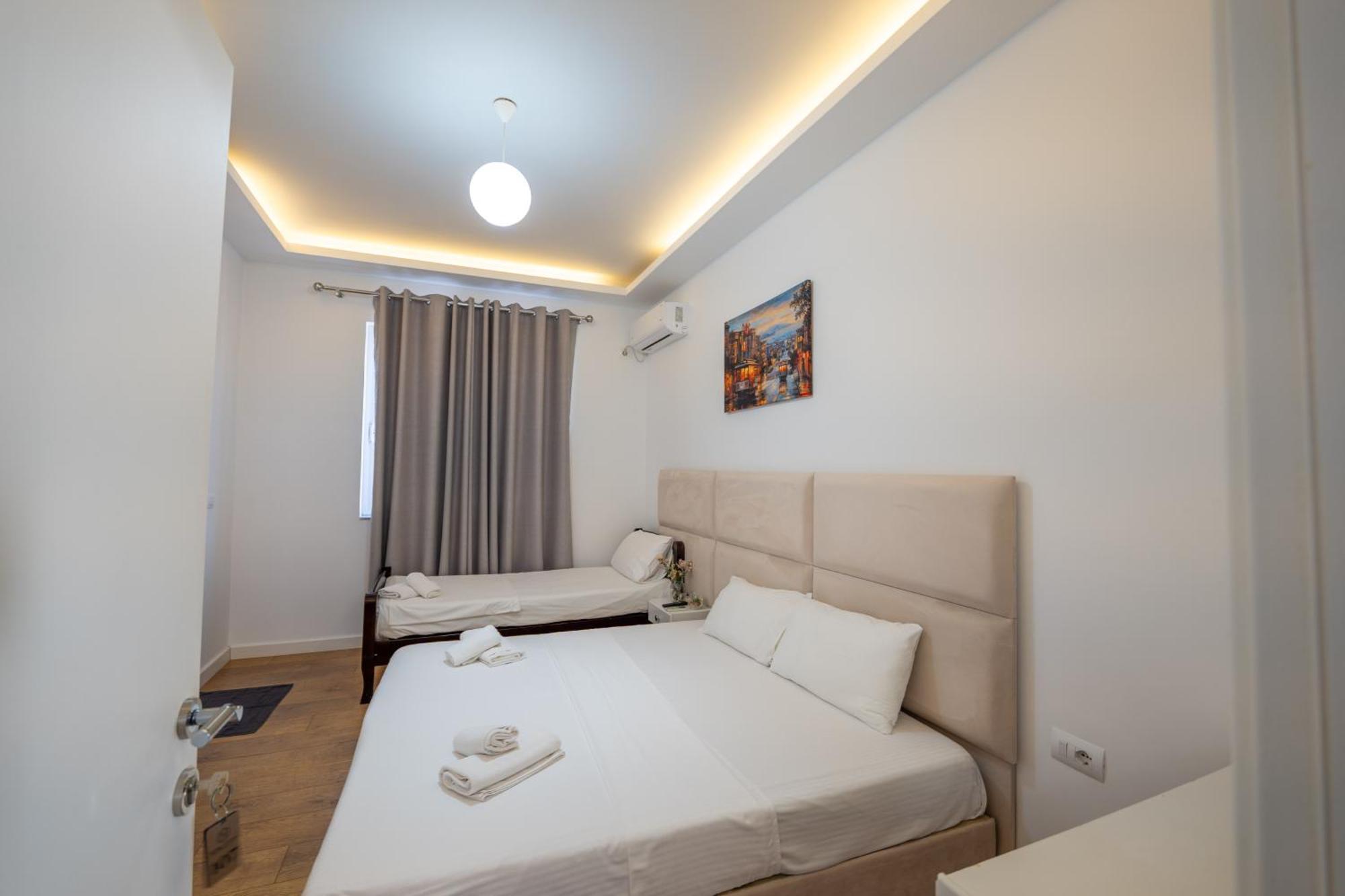 Hotel Myrtai - City Center Саранда Экстерьер фото